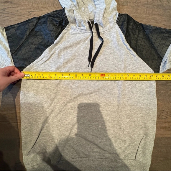 Forever 21 Faux Leather Quilted Shoulder 80s Style Hoodie Grey Black Women's L - Picture 4 of 10